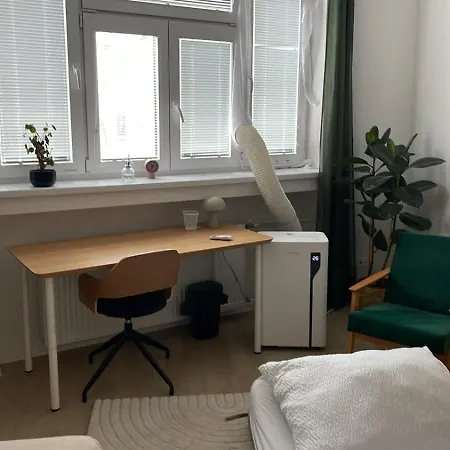 Cozy Corner Apartment *